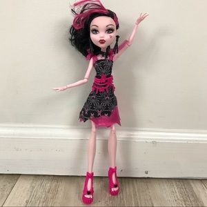 Monster High Doll Draculaura 2008 Frights Camera